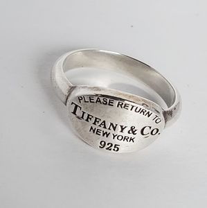 Tiffany & Co. Ring size 7.5